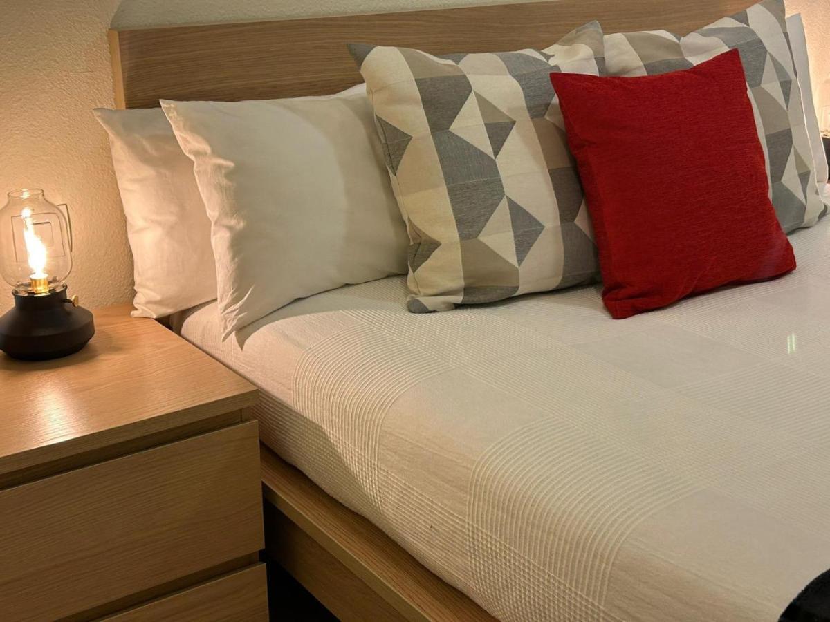 Apartamento Suite Torre Alta Parking Gratis Seville Exterior photo